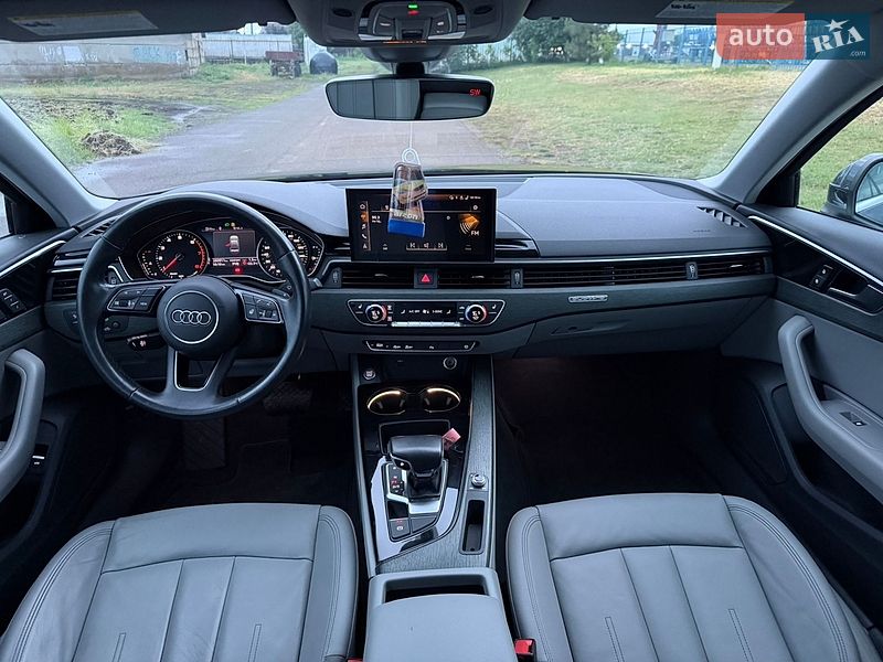 Седан Audi A4 2021 в Одессе