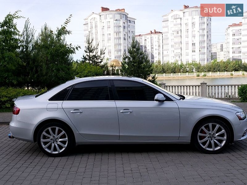 Седан Audi A4 2012 в Івано-Франківську