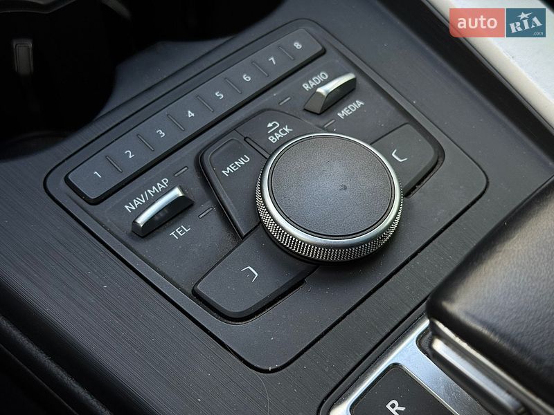 Седан Audi A4 2019 в Киеве
