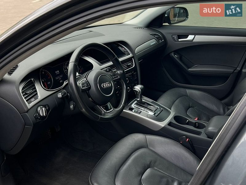 Седан Audi A4 2012 в Черновцах
