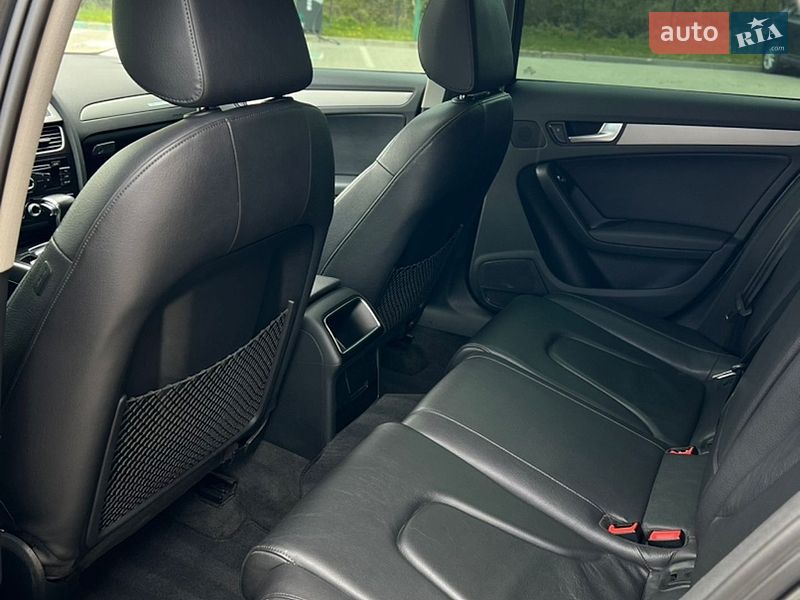 Седан Audi A4 2012 в Черновцах
