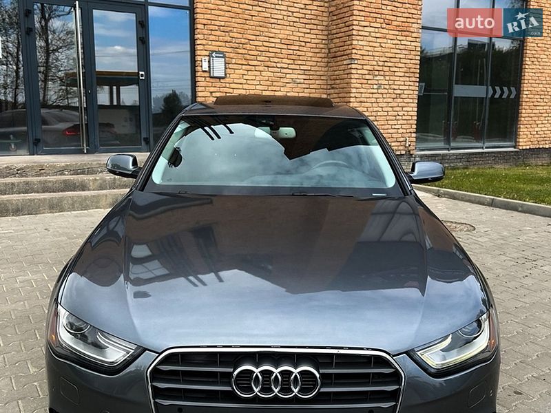 Седан Audi A4 2012 в Чернівцях
