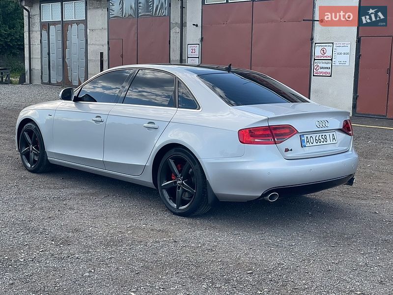 Седан Audi A4 2008 в Хусте