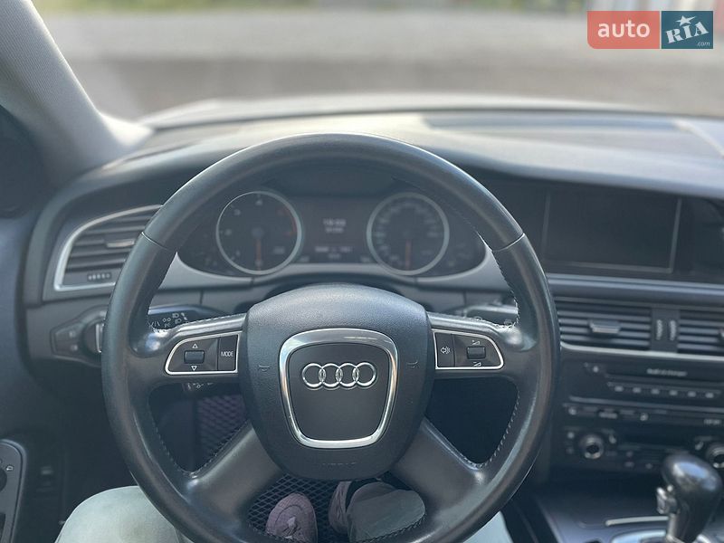 Седан Audi A4 2008 в Хусте