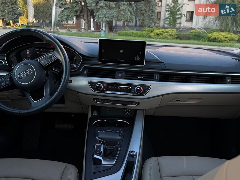Седан Audi A4 2018 в Кременчуці