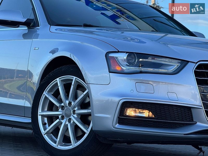Седан Audi A4 2015 в Луцке