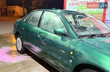 Седан Audi A4 1997 в Черновцах