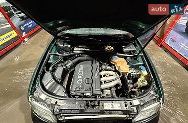 Седан Audi A4 1997 в Черновцах