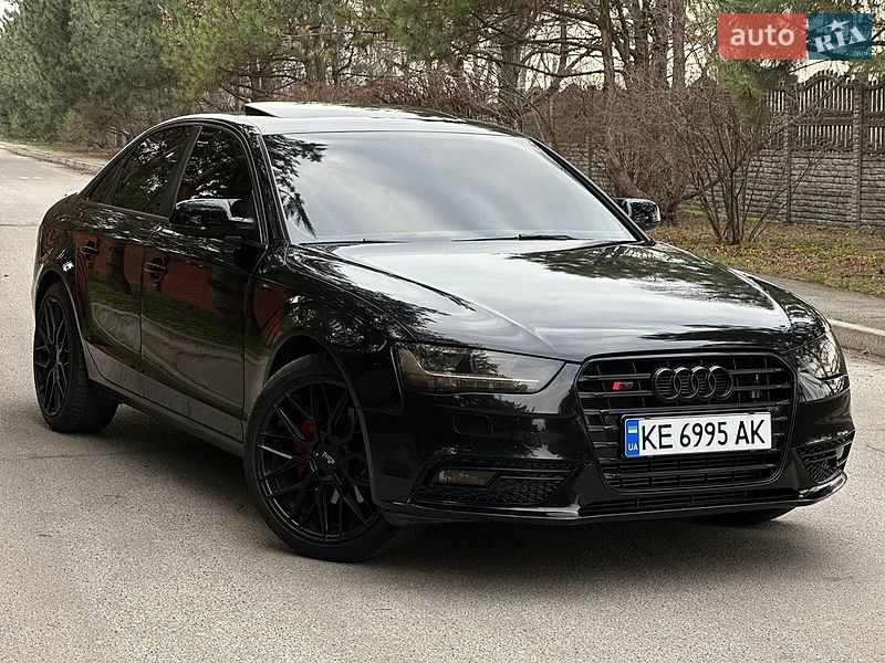 Седан Audi A4 2013 в Дніпрі