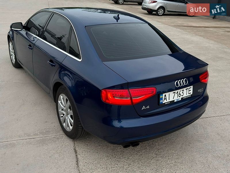 Седан Audi A4 2012 в Владимире