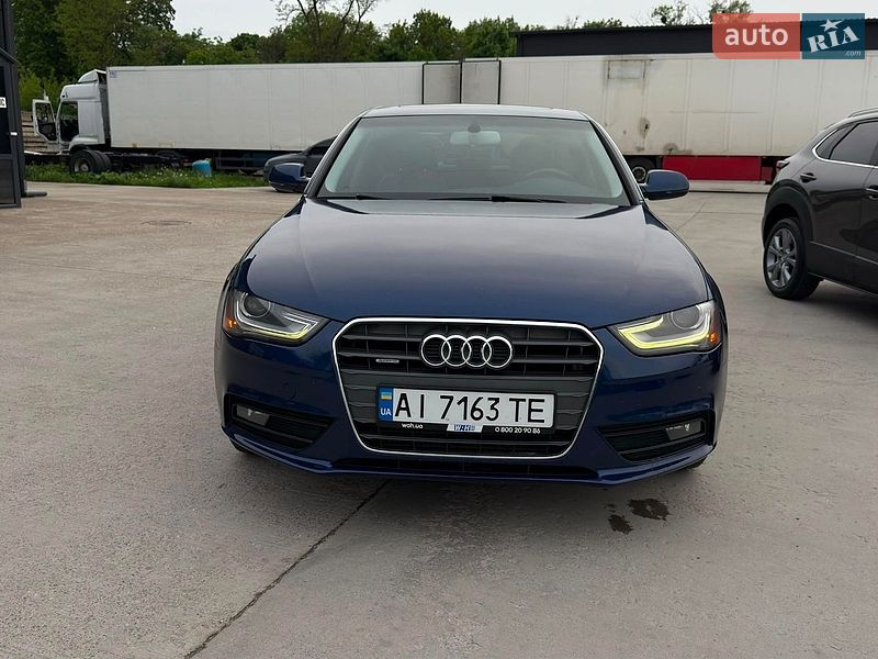Седан Audi A4 2012 в Владимире