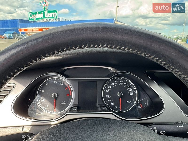 Седан Audi A4 2013 в Луцке