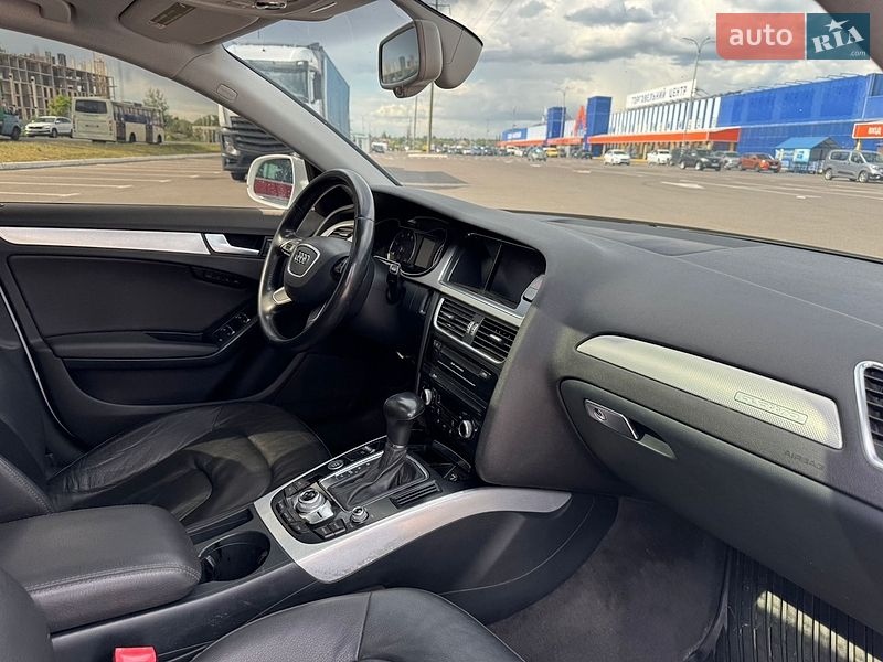 Седан Audi A4 2013 в Луцке