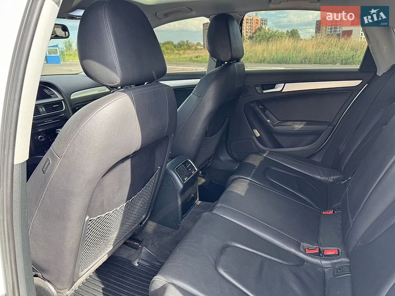 Седан Audi A4 2013 в Луцке