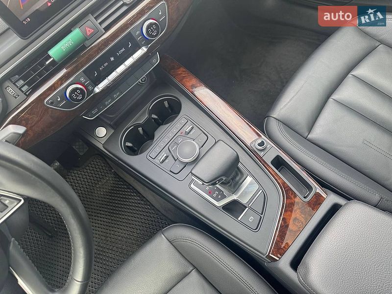 Седан Audi A4 2019 в Киеве