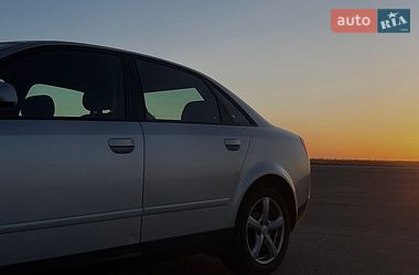 Седан Audi A4 2002 в Краснограді