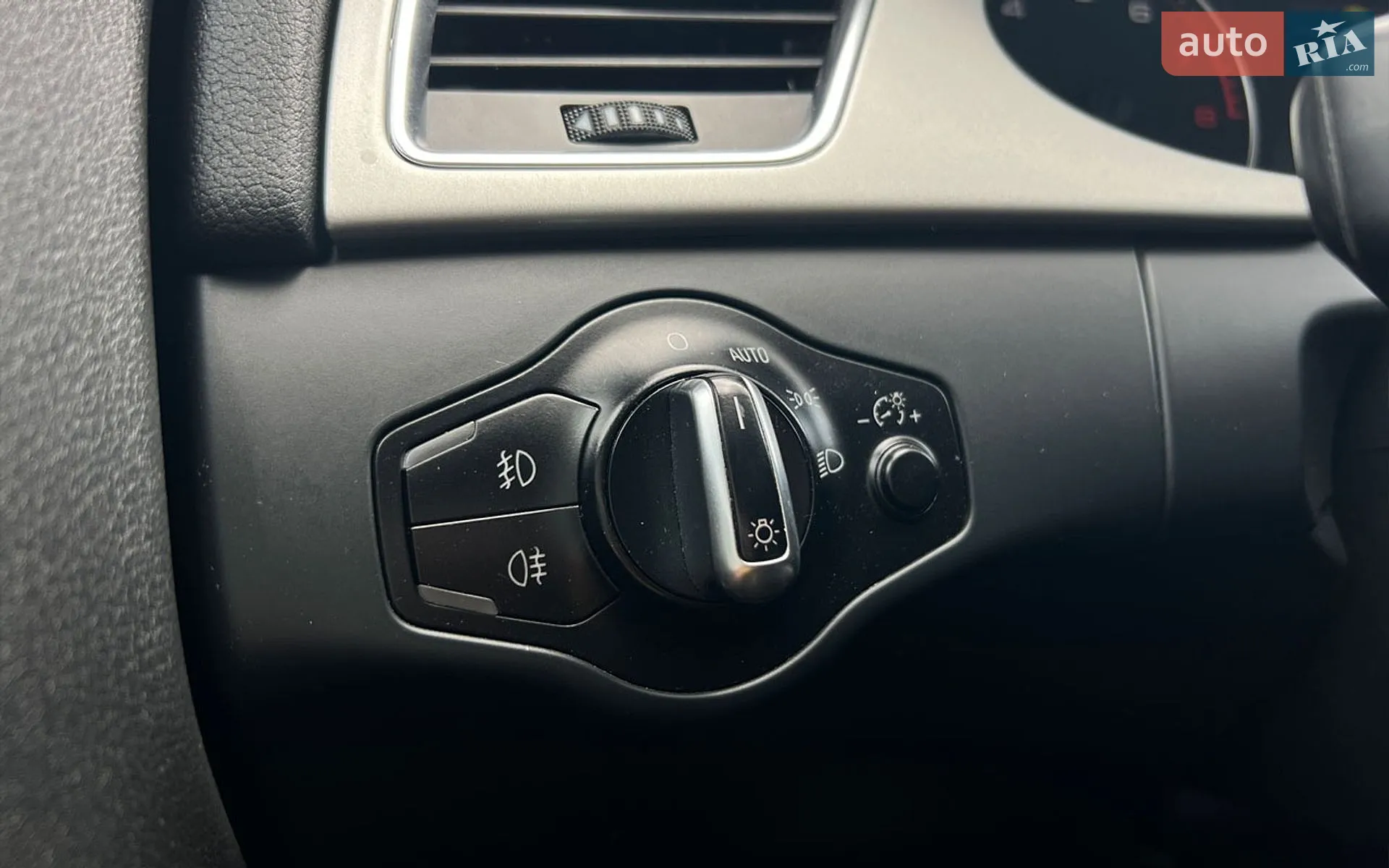 2010 Audi A4 - мініатюра 10