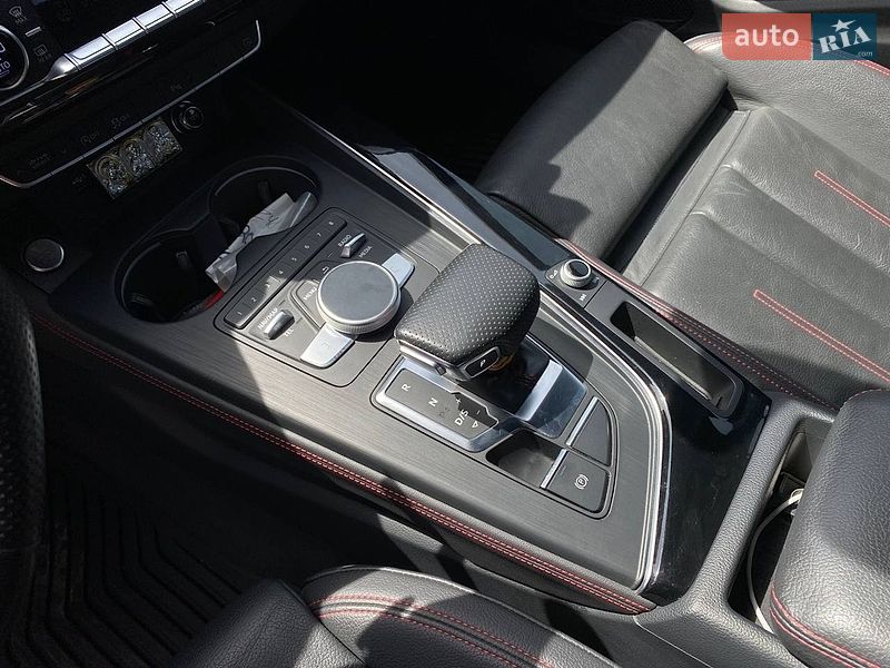 Седан Audi A4 2019 в Львове