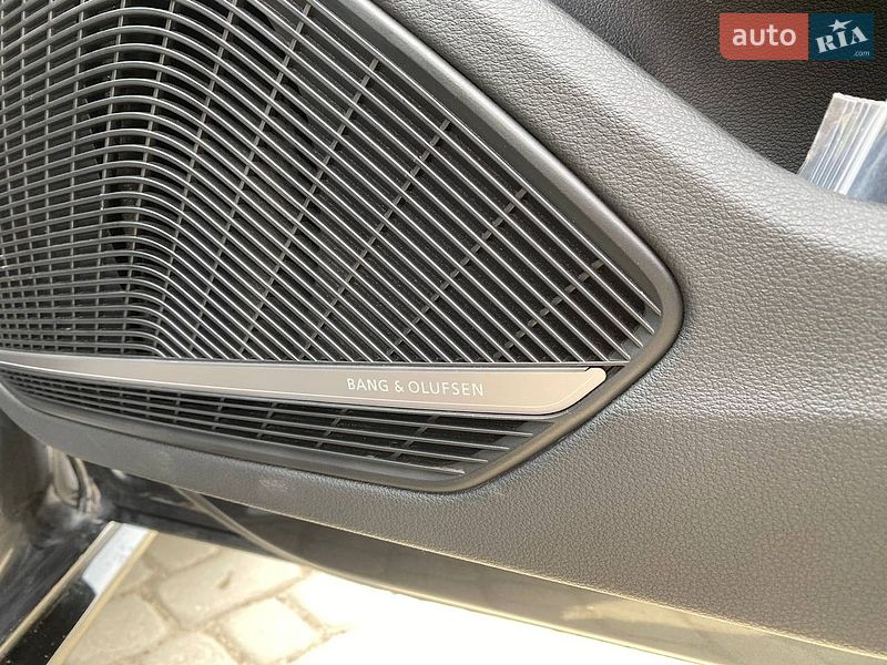 Седан Audi A4 2019 в Львове