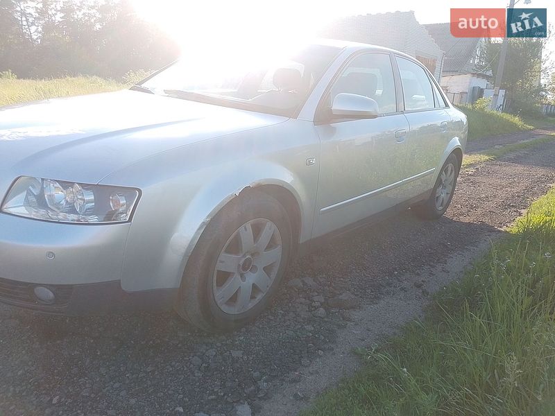 Седан Audi A4 2001 в Переяславі