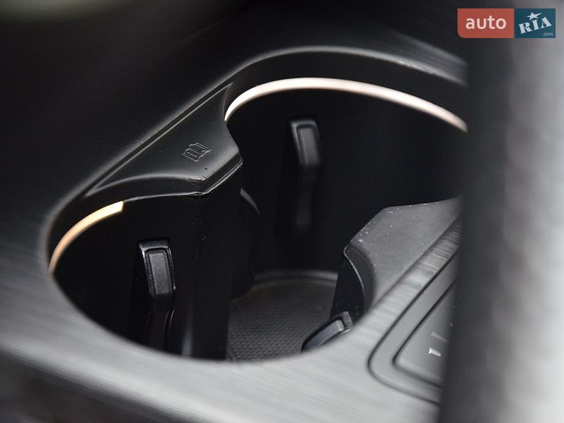 Седан Audi A4 2017 в Трускавці
