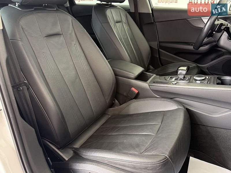 Седан Audi A4 2016 в Львове