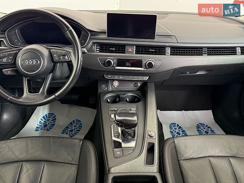 Седан Audi A4 2016 в Львове