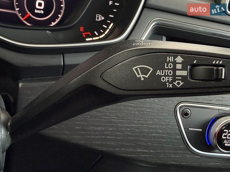 Седан Audi A4 2016 в Львове