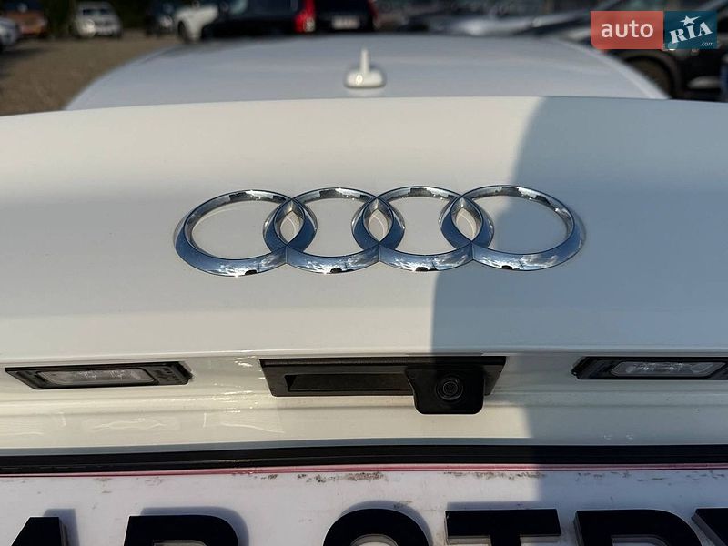 Седан Audi A4 2015 в Стрые