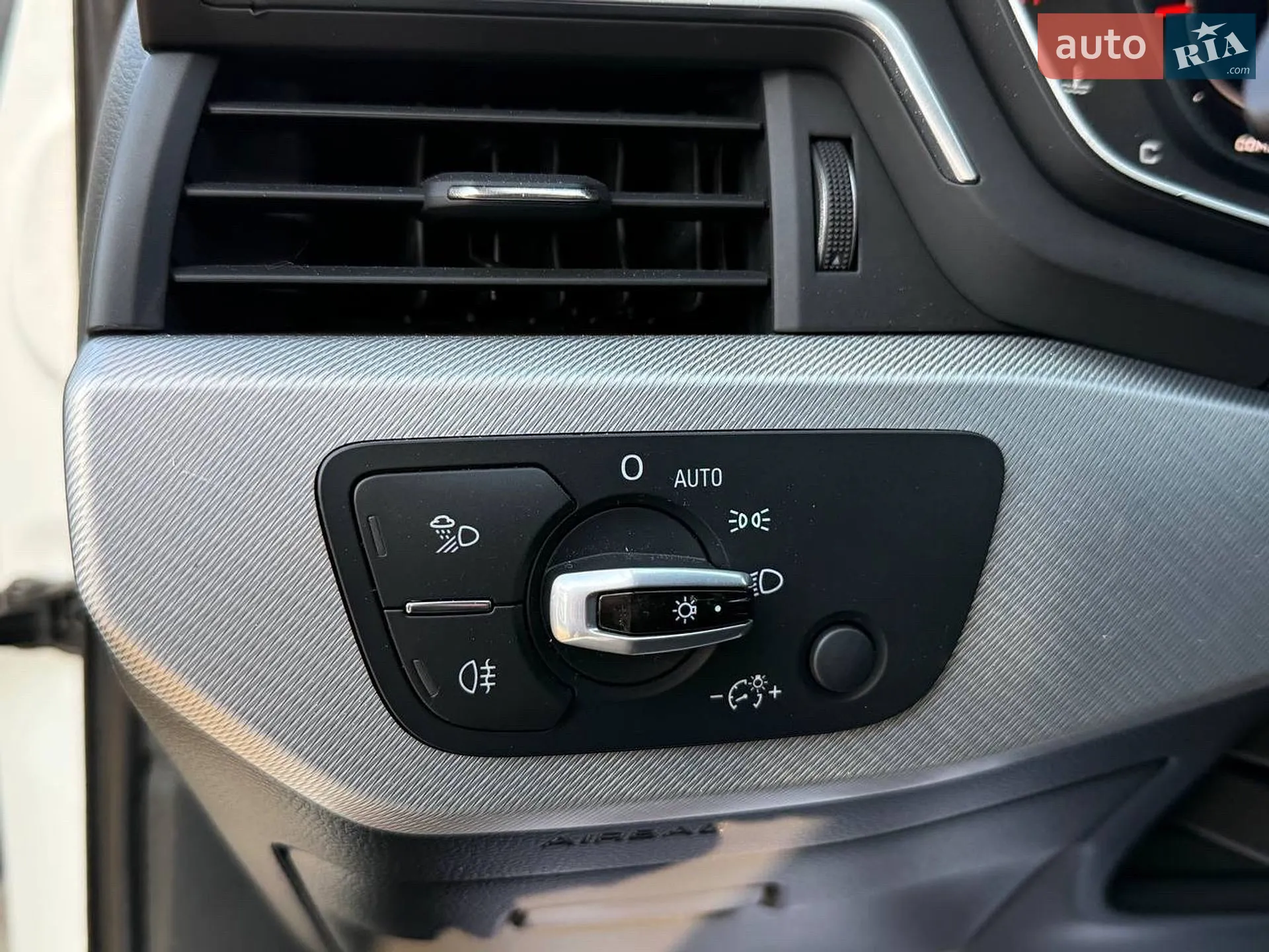 2015 Audi A4 - мініатюра 48