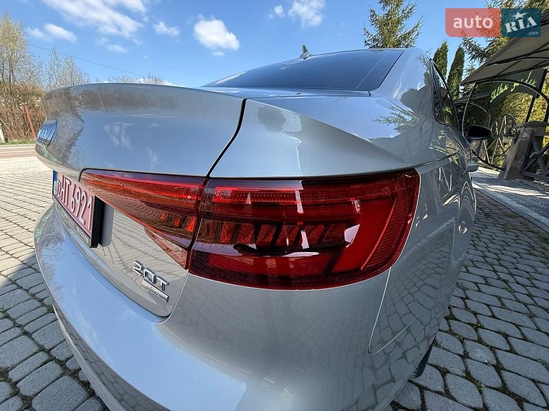 Седан Audi A4 2017 в Трускавце