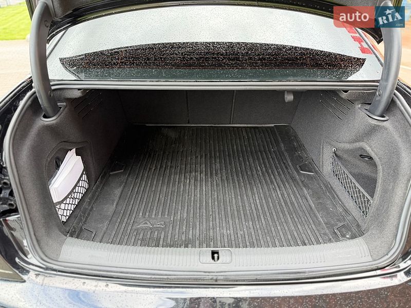 Седан Audi A4 2022 в Києві