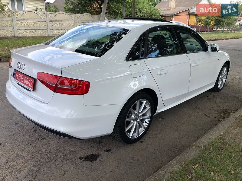 Седан Audi A4 2015 в Ровно