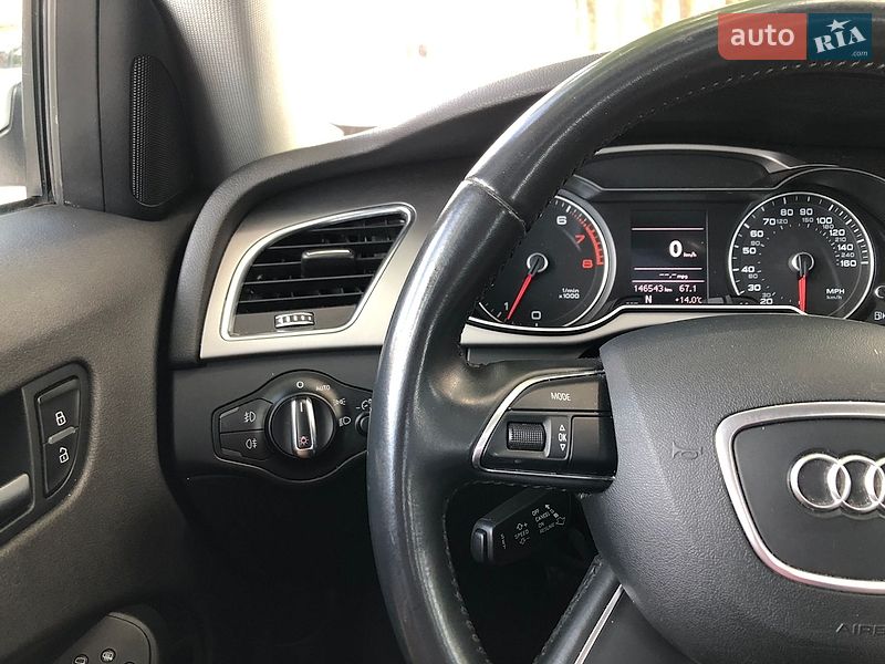 Седан Audi A4 2015 в Ровно