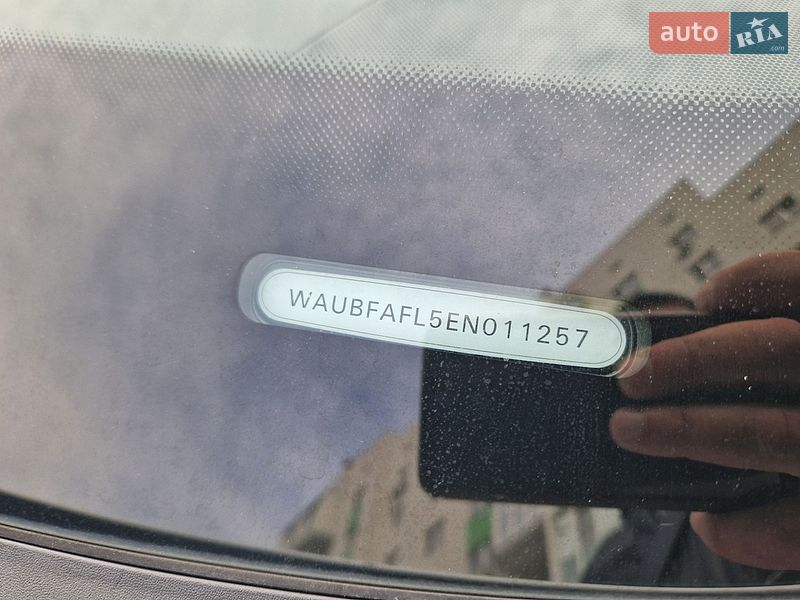 Седан Audi A4 2014 в Виннице