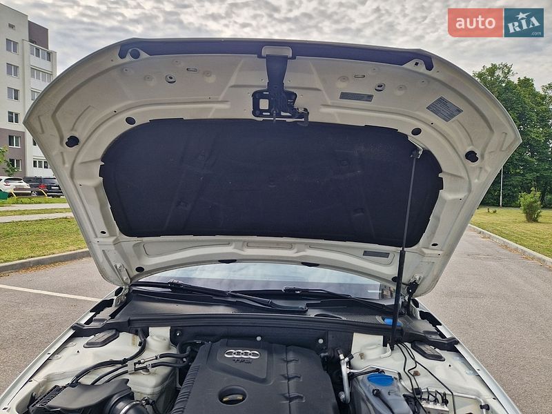 Седан Audi A4 2014 в Виннице