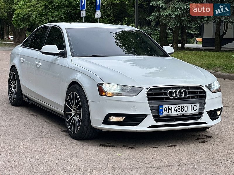 Седан Audi A4 2014 в Житомирі