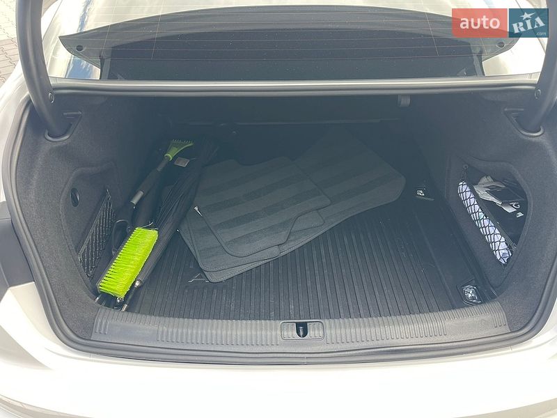 Седан Audi A4 2023 в Виноградове