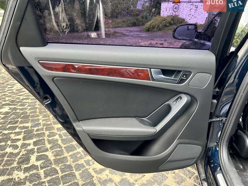 Седан Audi A4 2011 в Києві