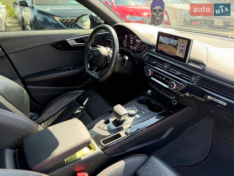 Седан Audi A4 2017 в Ивано-Франковске