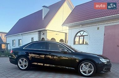 Седан Audi A4 2017 в Киеве