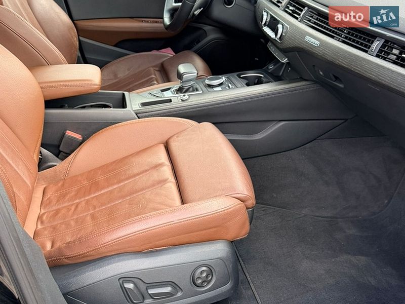 Седан Audi A4 2019 в Львові