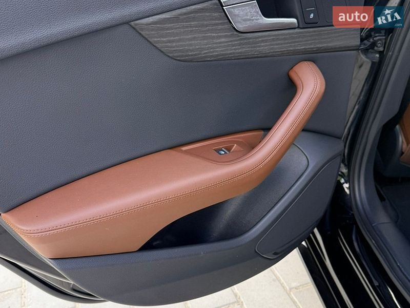 Седан Audi A4 2019 в Львові