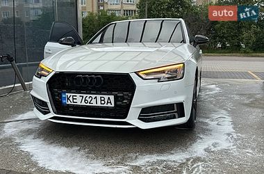 Седан Audi A4 2017 в Ивано-Франковске