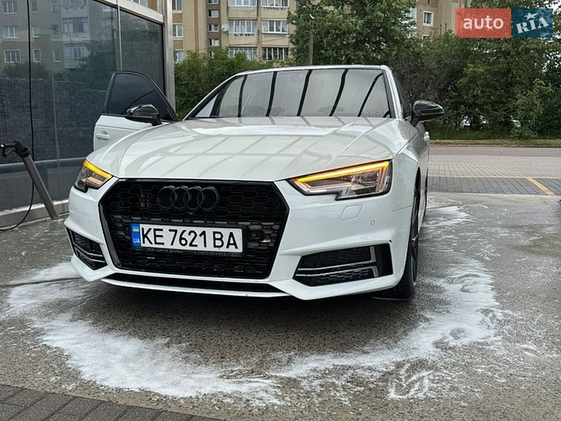 Седан Audi A4 2017 в Івано-Франківську