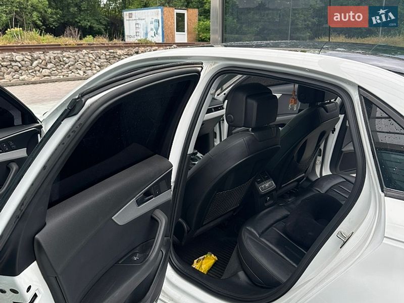 Седан Audi A4 2017 в Івано-Франківську