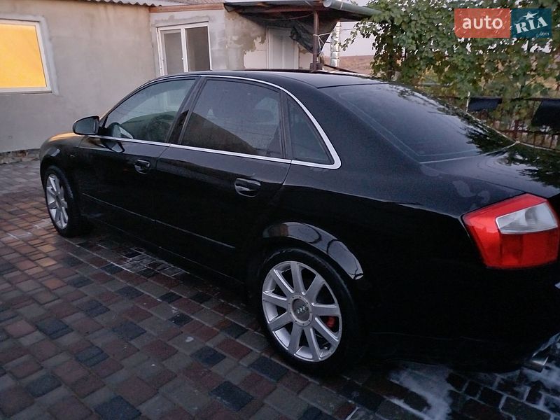 Седан Audi A4 2001 в Кельменцах