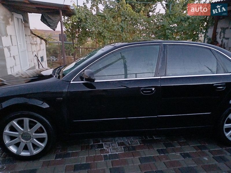 Седан Audi A4 2001 в Кельменцах