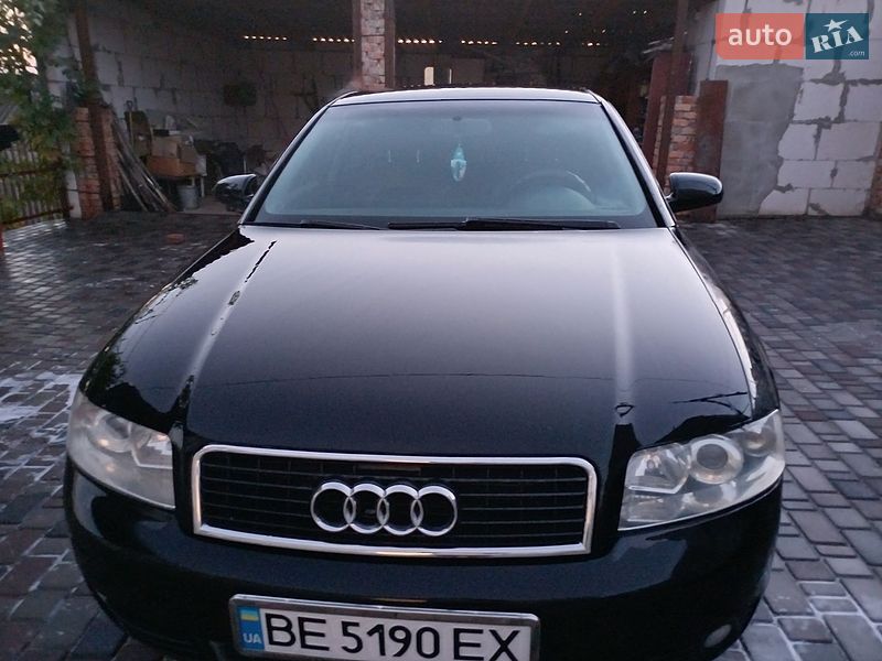 Седан Audi A4 2001 в Кельменцах