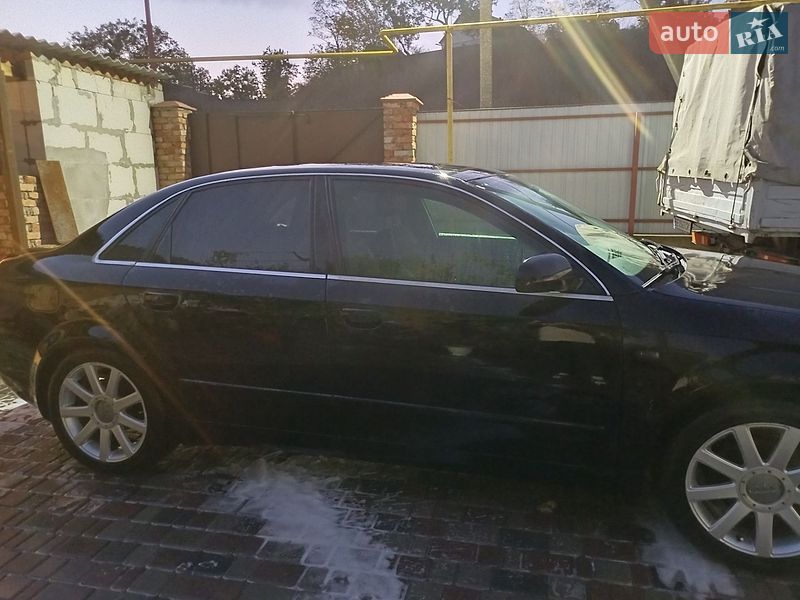Седан Audi A4 2001 в Кельменцах
